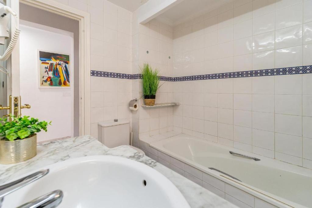 Seaside Boutique Apartment Fuengirola Bagian luar foto